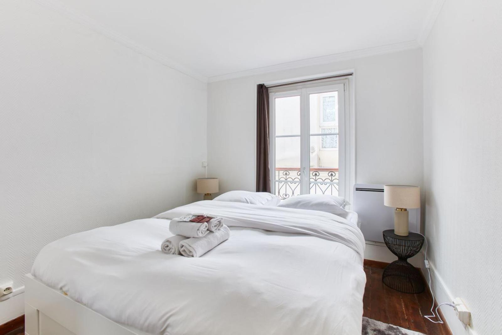 Cosy Montmartre 2Br Apartment Париж Екстериор снимка